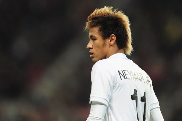 Akademi Santos dikenal menelurkan banyak pemain potensial Brasil. Salah satunya, Neymar. foto: mirror.co.uk