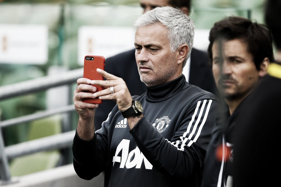 Misteri Hilangnya Akun Instagram Jose Mourinho > Berita Manchester United