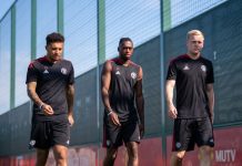 Gary Neville: Jangan Sampai Nasib Sancho Seperti Van de Beek